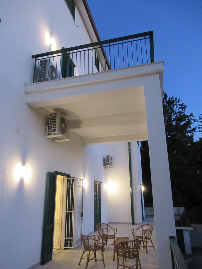 Villa Marta Tarente Extérieur photo