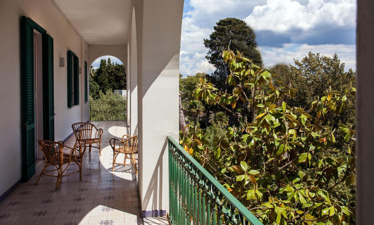 Villa Marta Tarente Extérieur photo