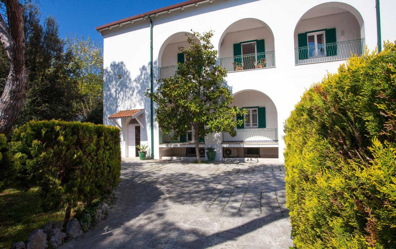 Villa Marta Tarente Extérieur photo